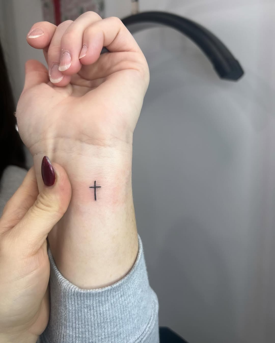 30 Small Cross Tattoo Ideas: Minimal Designs & Meaningful Placement Inspiration