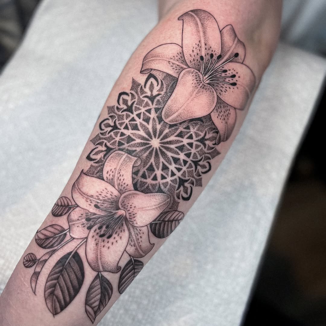 30 Tiger Lily Tattoo Ideas: Bold, Feminine, and Unforgettable Designs