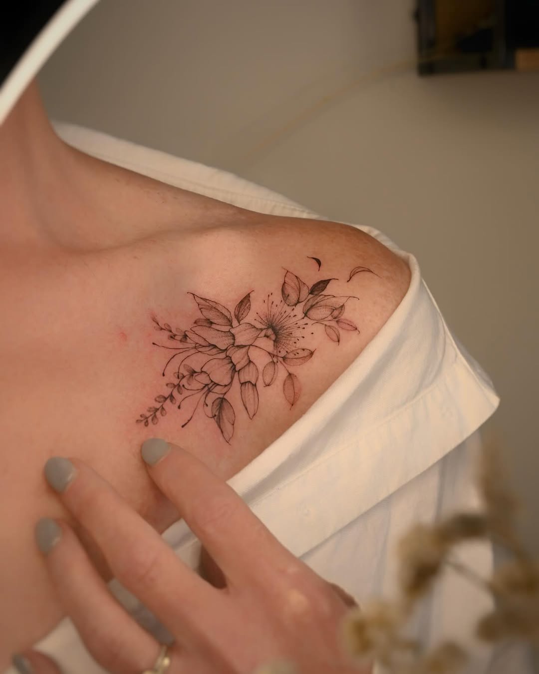 30 CollarBone Tattoo Ideas: Elegant, Meaningful Designs for Women and Men