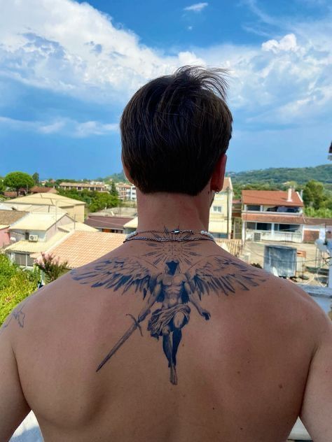 30 Back Tattoo for Men: Power, Symbolism, and Modern Design Language