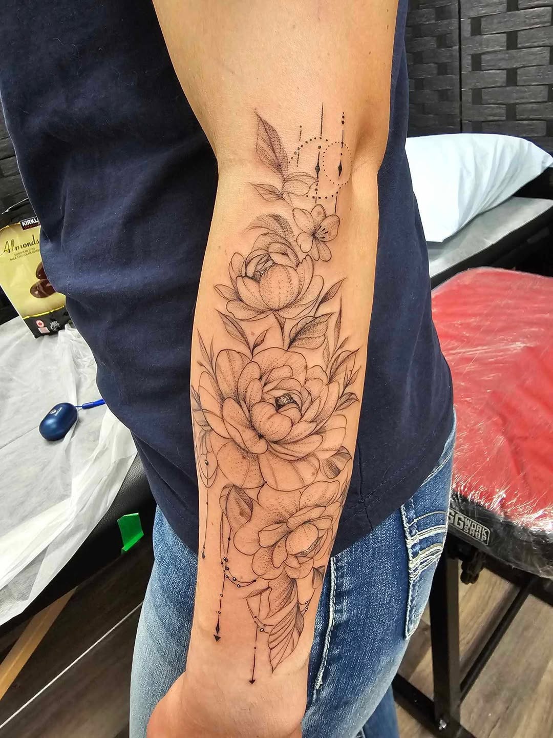 28 Flower Sleeve Tattoo Ideas: Fine Line Floral Designs, Butterfly Accents, And Bold Color Sleeves For Women