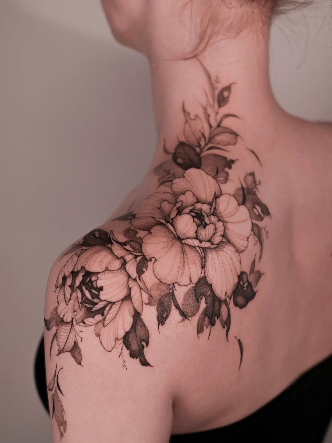 30 Shoulder Tattoo Ideas: From Feminine Florals to Bold Dragon Statements
