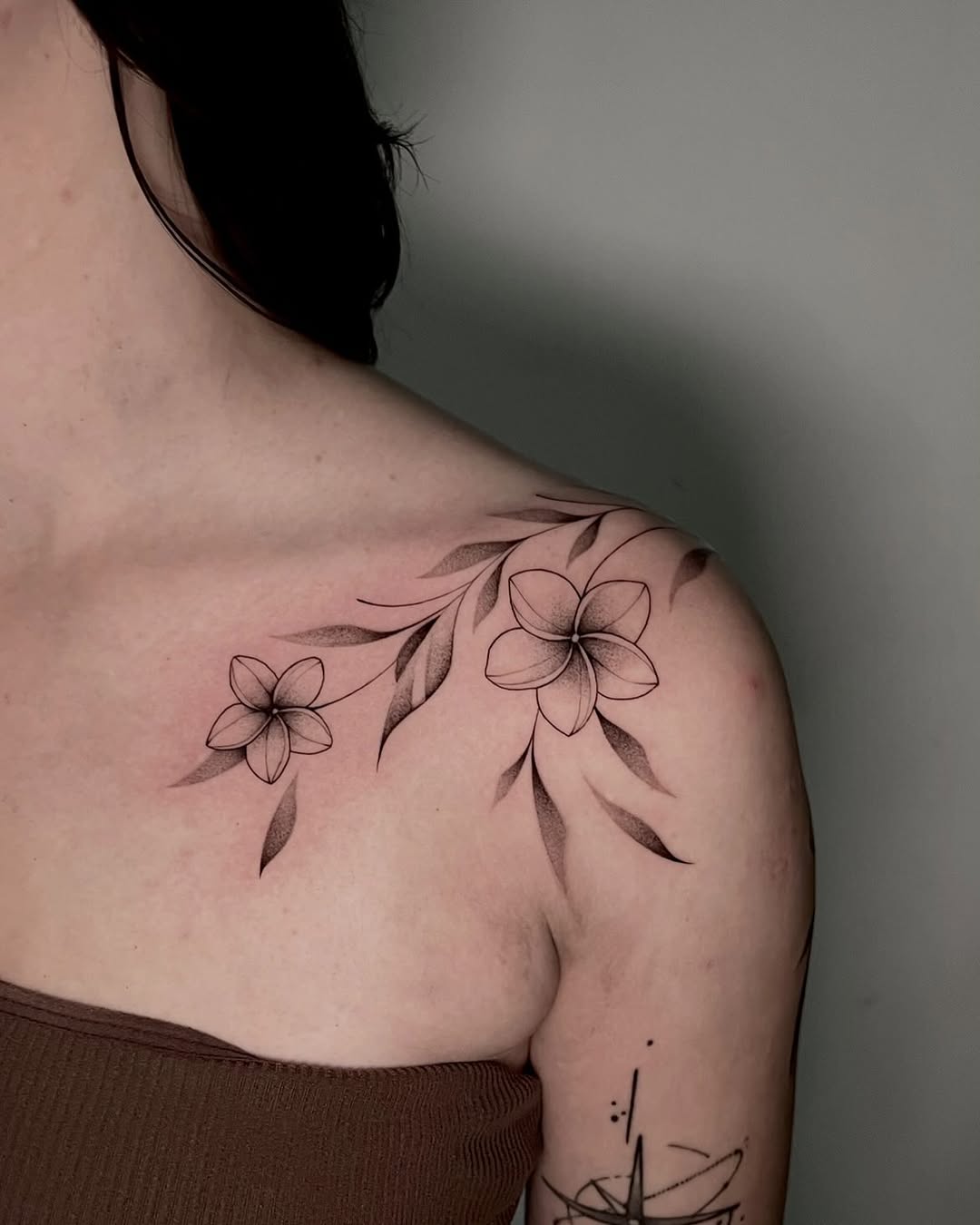 29 Plumeria Tattoo Ideas: From Tiny Florals to Bold Hawaiian Statements
