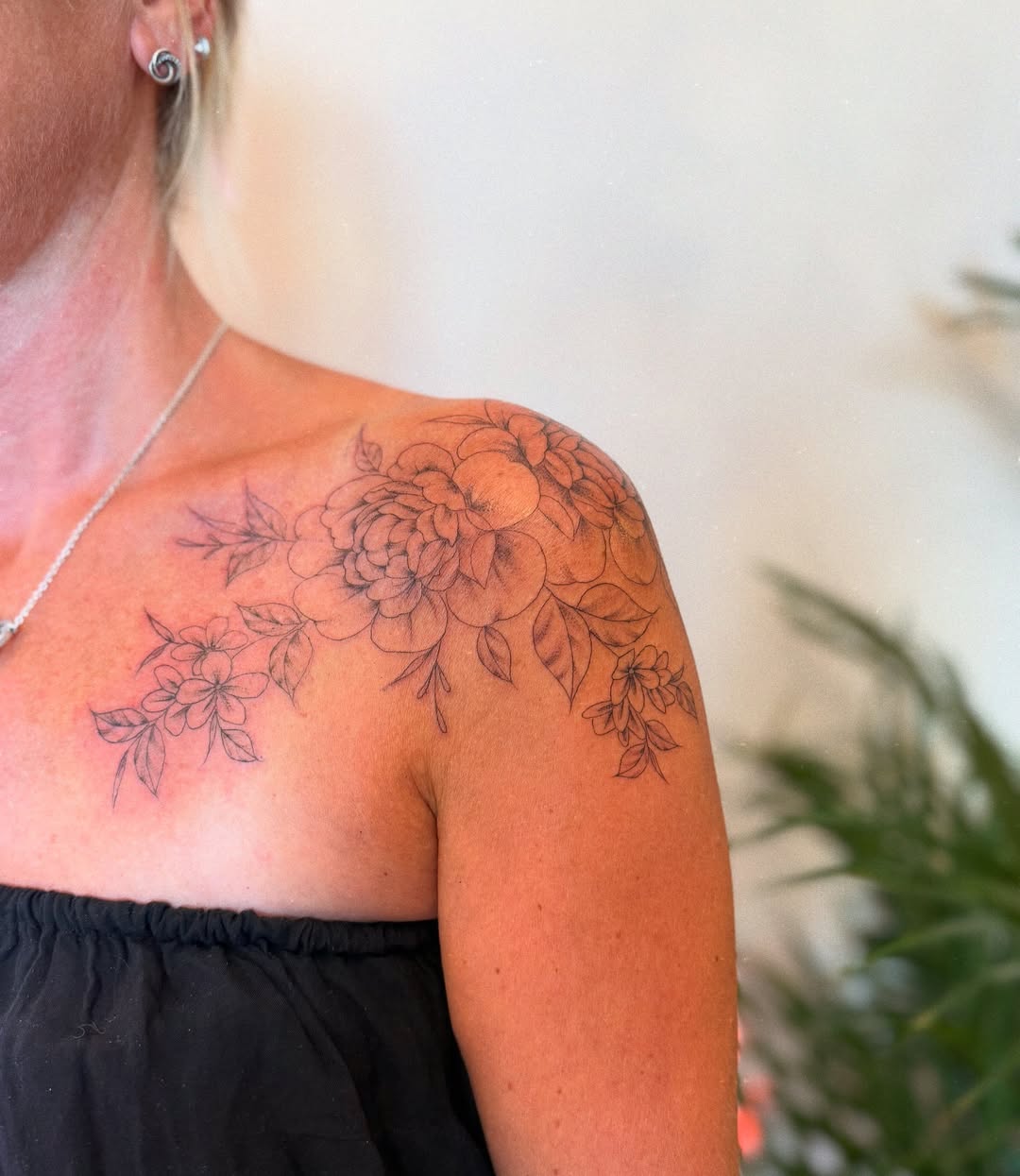 30 Shoulder Tattoo Ideas: From Feminine Florals to Bold Dragon Statements