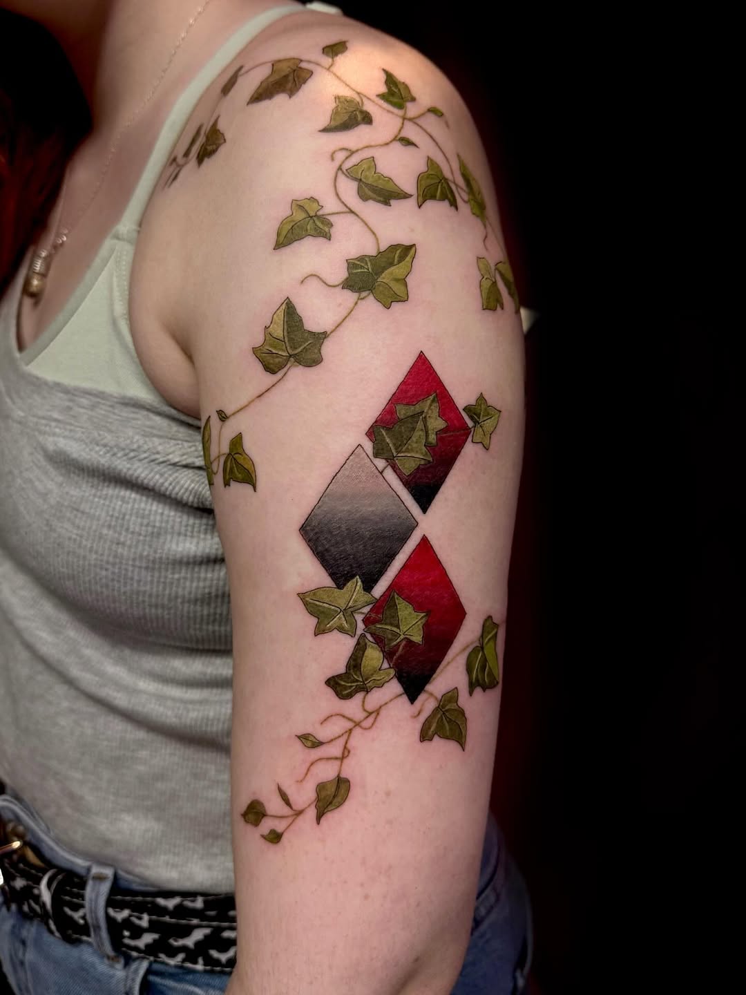 28 Ivy Tattoo Ideas: Elegant Vines, Timeless Meaning, and Modern Style