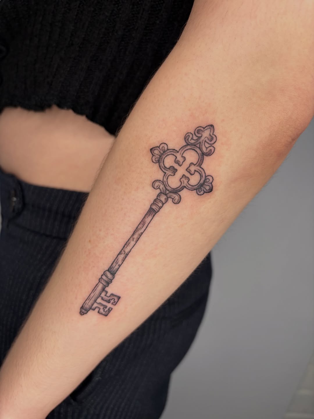 28 Key Tattoo Ideas: From Antique Skeleton Designs to Modern Minimalism