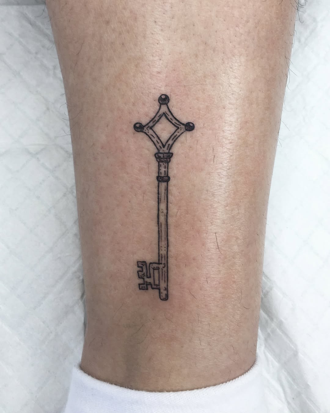 28 Key Tattoo Ideas: From Antique Skeleton Designs to Modern Minimalism