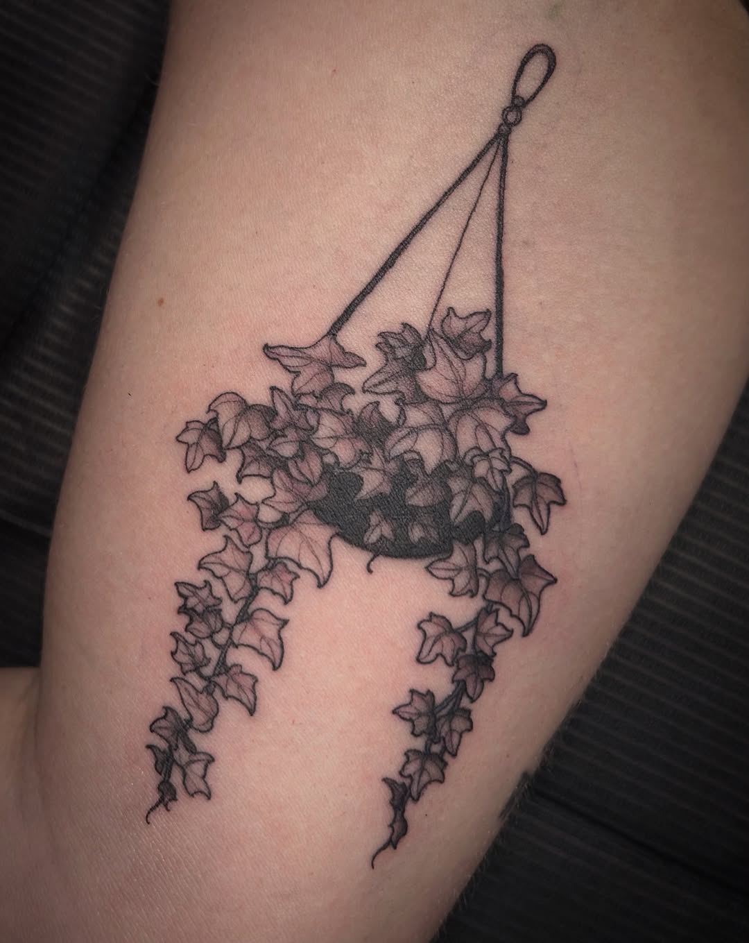 28 Ivy Tattoo Ideas: Elegant Vines, Timeless Meaning, and Modern Style