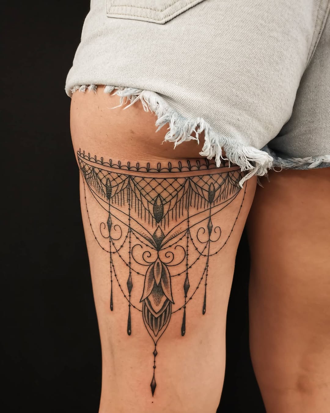 28 Back Of Thigh Tattoo Ideas: Feminine, Bold & Unforgettable Designs For Women