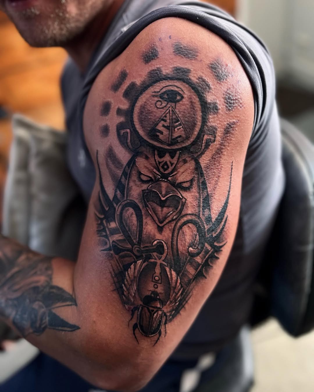 30 Shoulder Tattoo Ideas: From Feminine Florals to Bold Dragon Statements