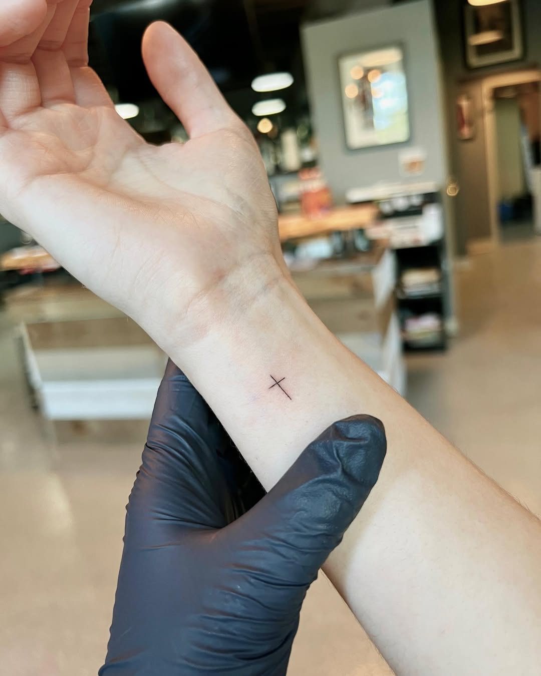 30 Small Cross Tattoo Ideas: Minimal Designs & Meaningful Placement Inspiration
