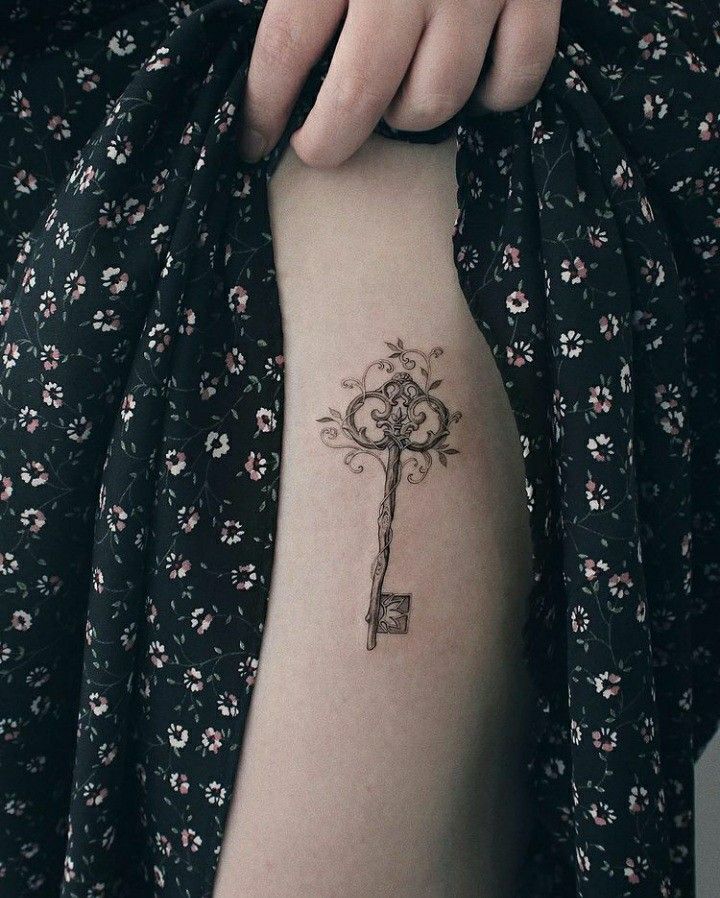 28 Key Tattoo Ideas: From Antique Skeleton Designs to Modern Minimalism