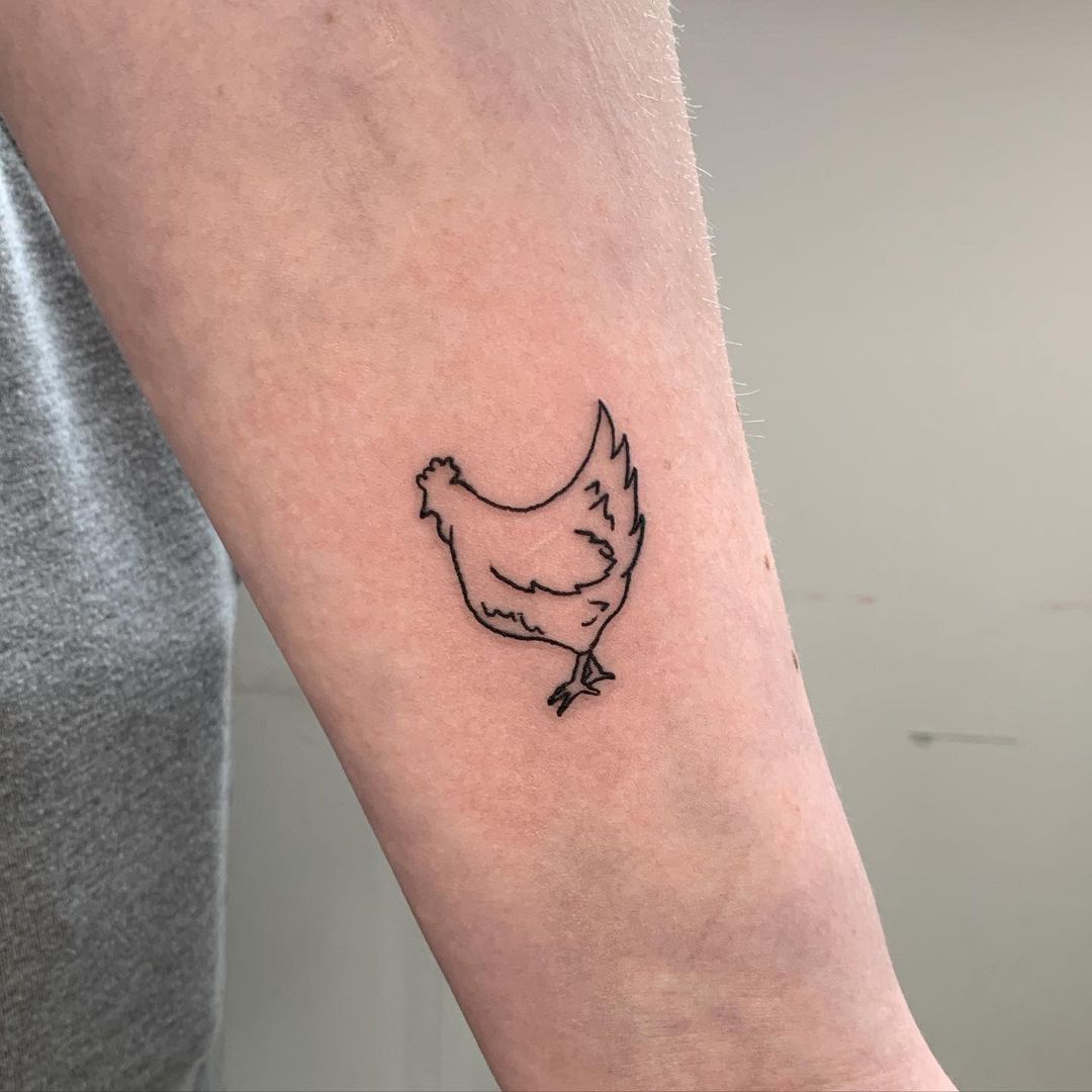 29 Chicken Tattoo Ideas: From Tiny Fine Line Designs to Bold Traditional Statements