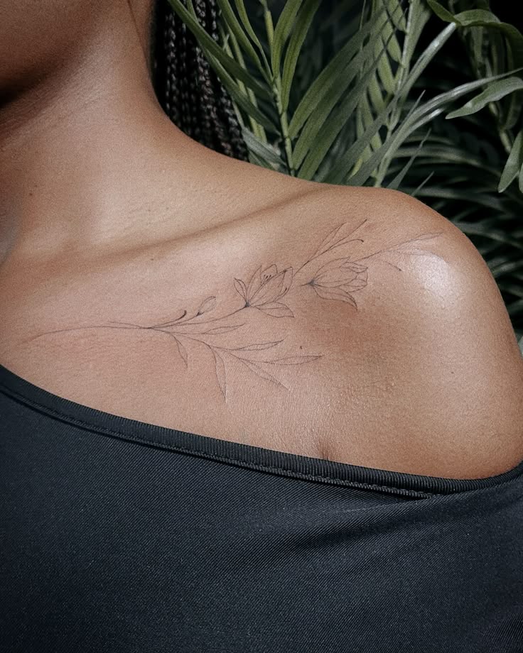 30 CollarBone Tattoo Ideas: Elegant, Meaningful Designs for Women and Men