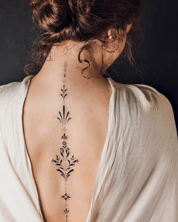 30 Back Tattoo Women: Bold Statements, Fine Line Details, and Meaningful Designs