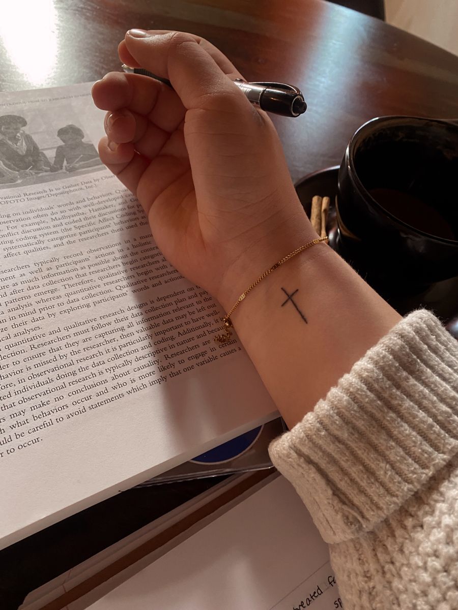 30 Small Cross Tattoo Ideas: Minimal Designs & Meaningful Placement Inspiration