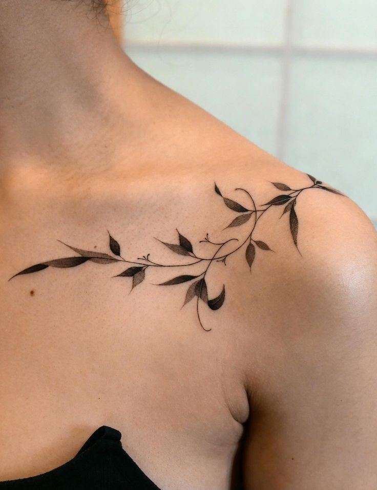 30 CollarBone Tattoo Ideas: Elegant, Meaningful Designs for Women and Men