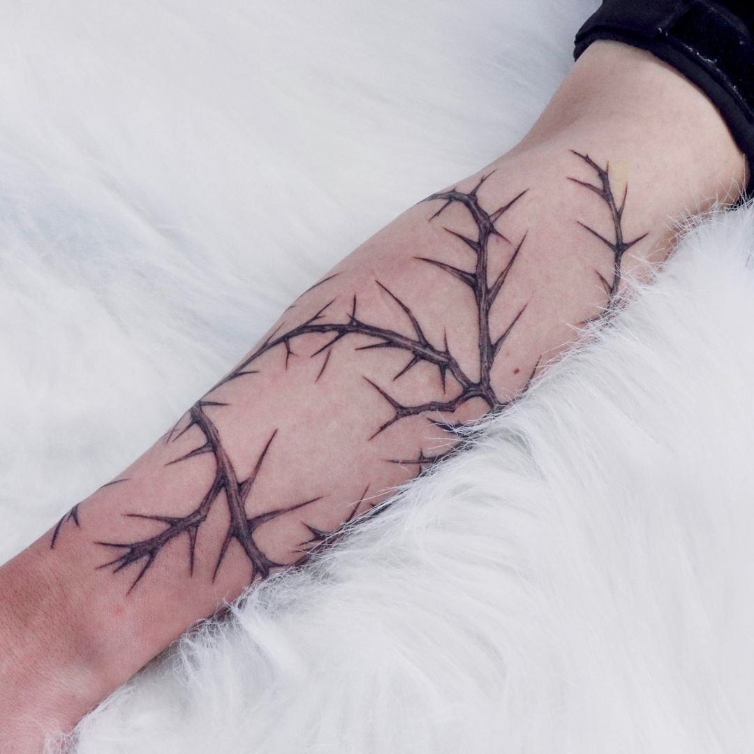 29 Thorn Tattoo Ideas: Bold, Symbolic Designs With Edge