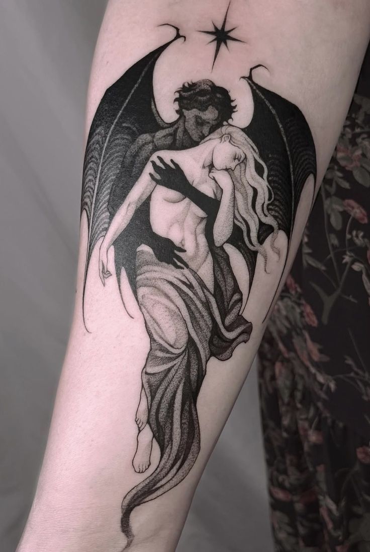 31 Vampire Tattoo Ideas 2026: Dark Romance, Fine Line Edge & Gothic Revival