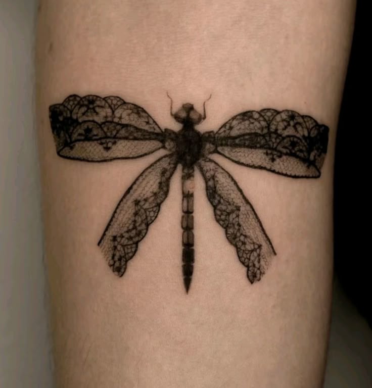 28 Lace Tattoo Ideas: Elegant Designs Inspired by Delicate Fabric