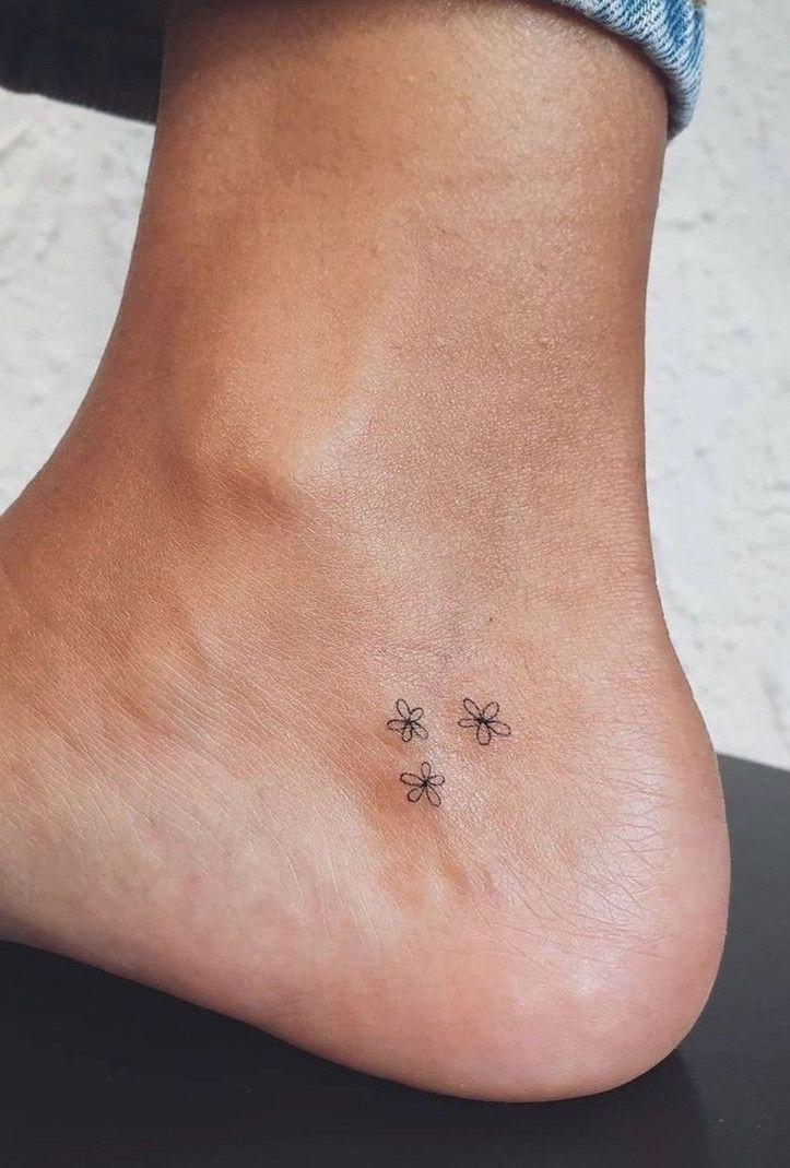 30 Tiny Tattoo Ideas 2026: Minimal Ink With Maximum Meaning