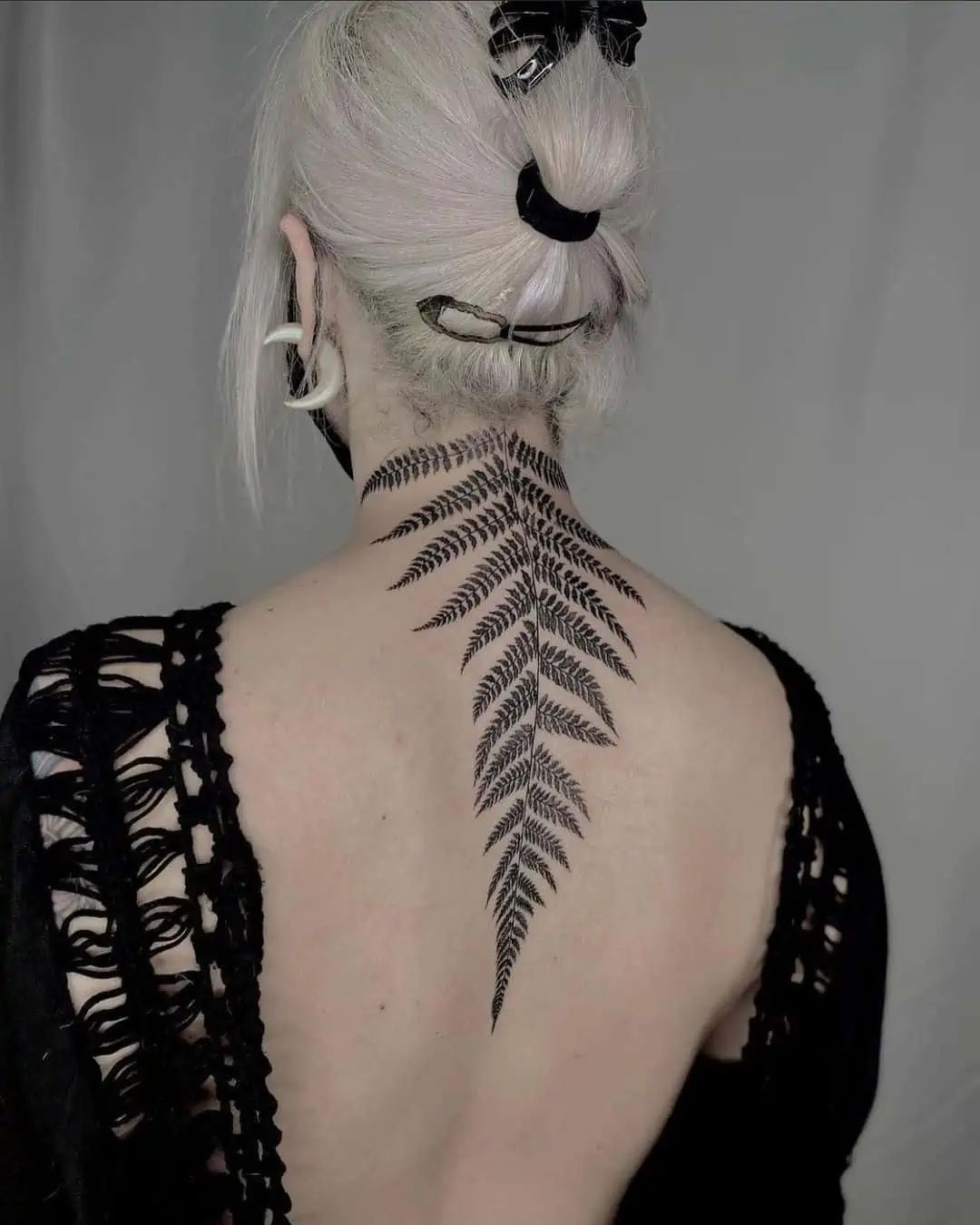 30 Neck Tattoo Women: Stylish, Subtle and Bold Ideas for Modern Ink