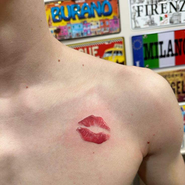 29 Kiss Tattoo Ideas: Romantic, Minimalist, and Bold Designs That Tell a Story
