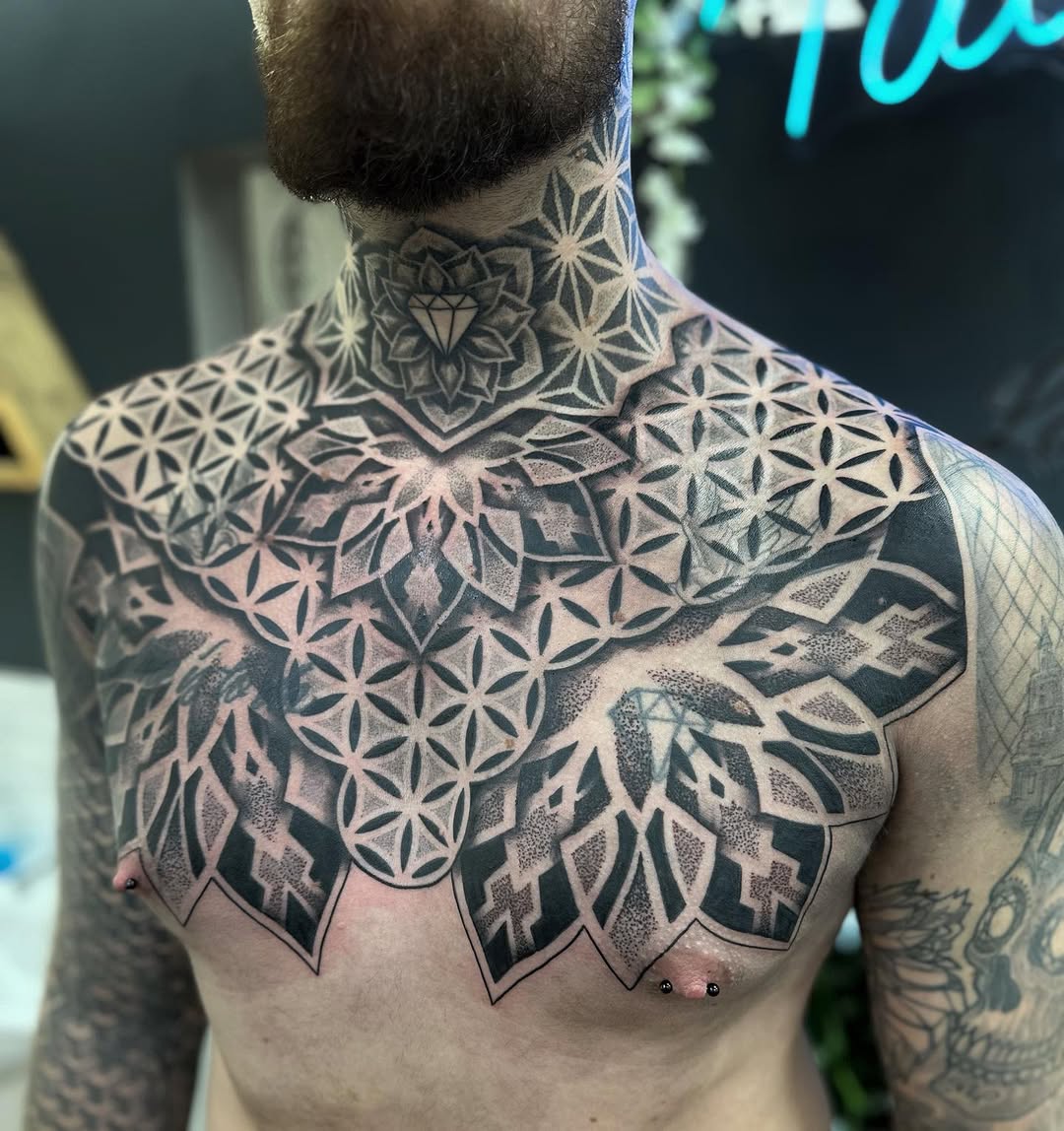 29 Chest Tattoo Men 2026 &mdash; Bold Ideas, Meaningful Symbols, and Modern Styles