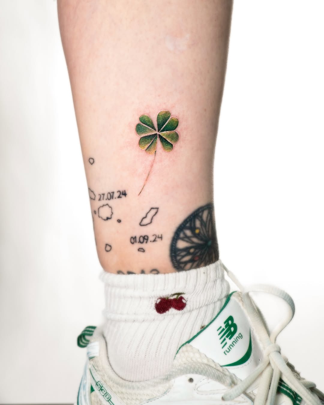 29 Clover Tattoo Ideas: Timeless Symbols of Luck, Love, and Identity
