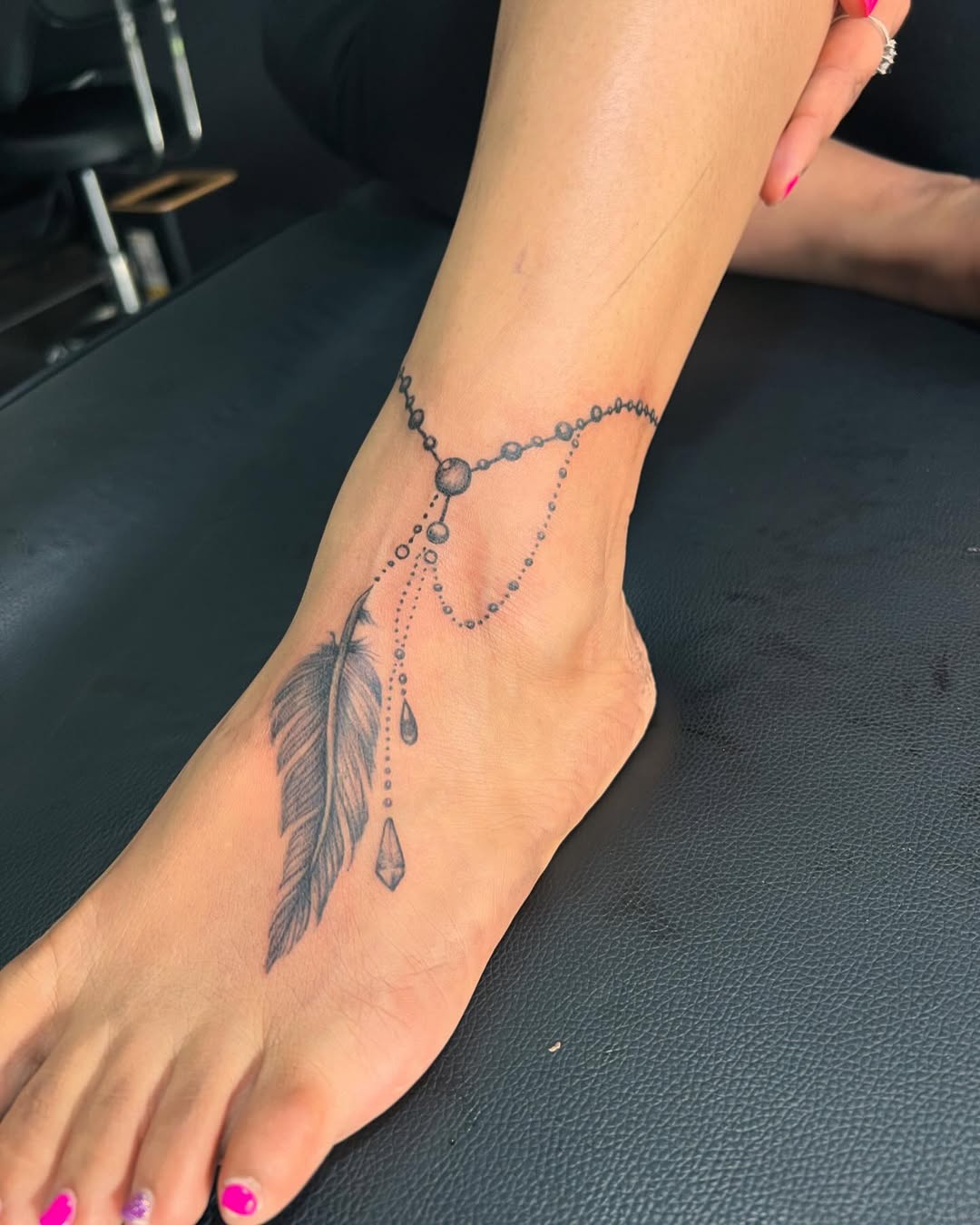 30 Anklet Tattoo Ideas 2026: Stylish Wrap Around, Chain & Fine Line Designs For Women