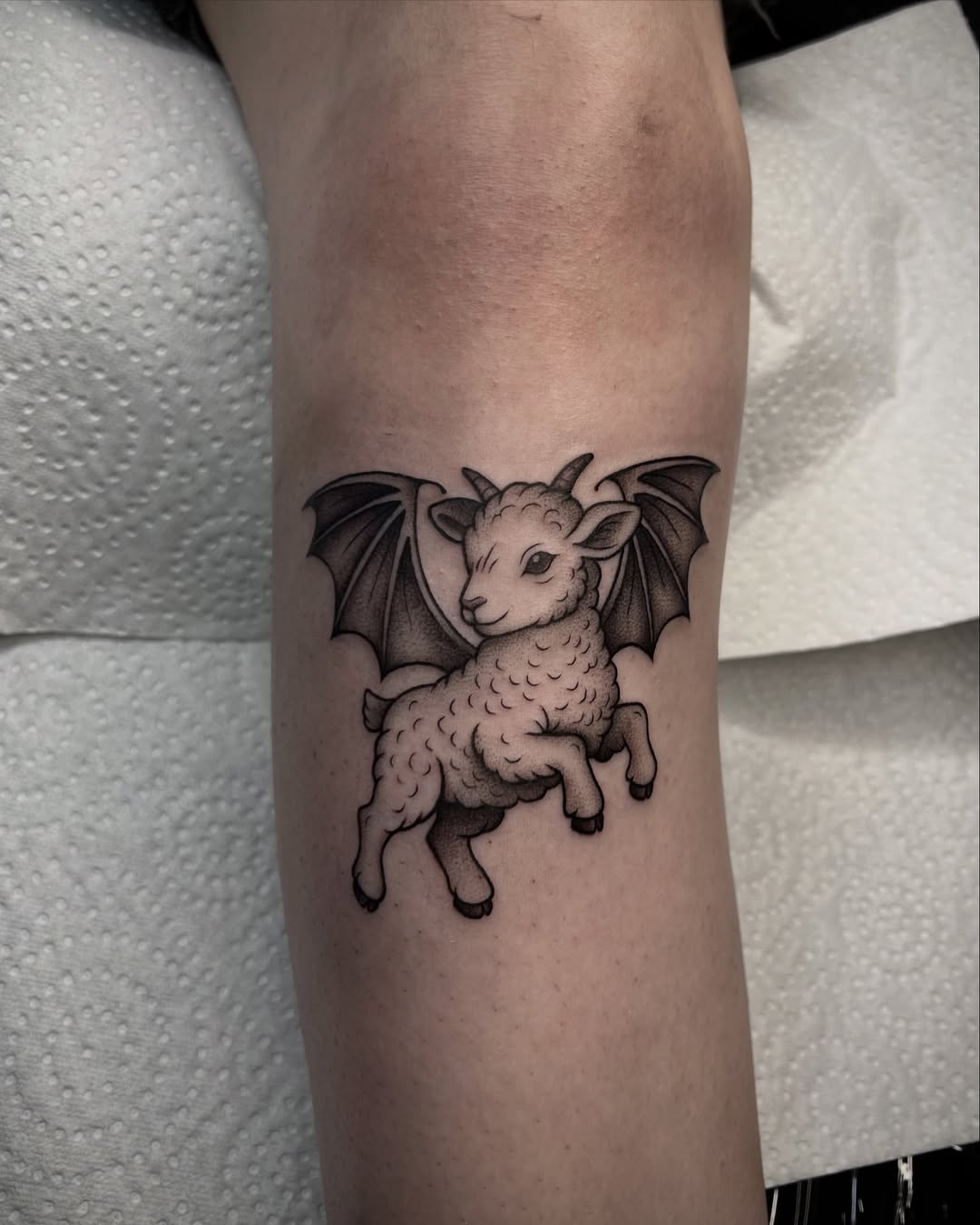 31 Lamb Tattoo Ideas: Gentle Symbolism, Fine Line Art, and Modern Aesthetic Inspiration
