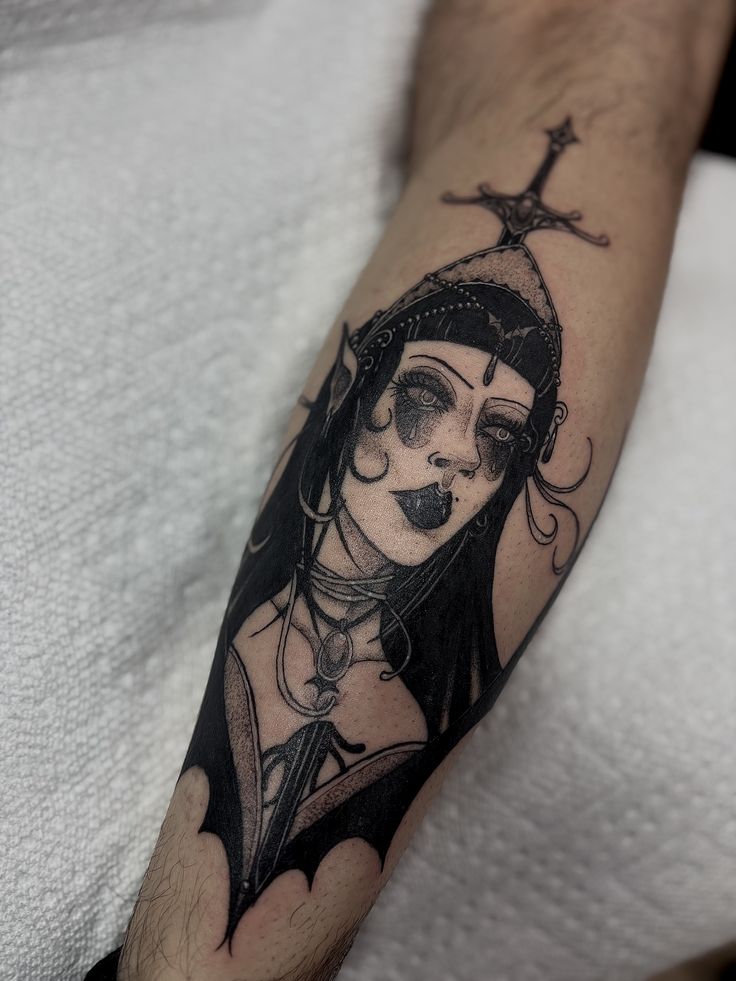 31 Vampire Tattoo Ideas 2026: Dark Romance, Fine Line Edge & Gothic Revival