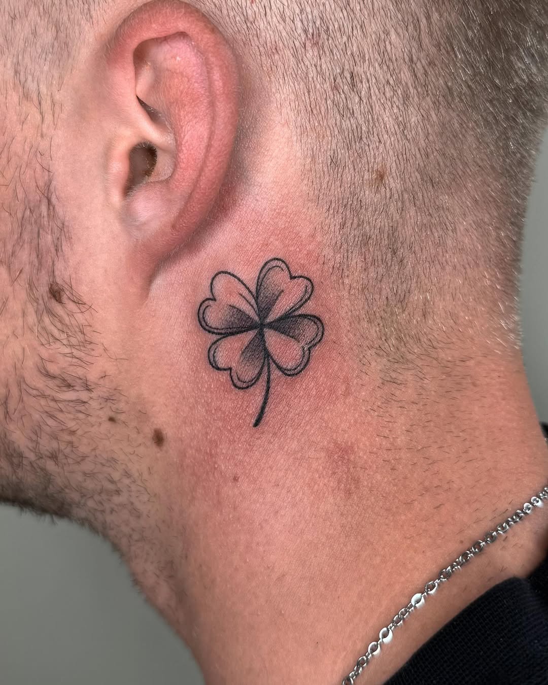 29 Clover Tattoo Ideas: Timeless Symbols of Luck, Love, and Identity