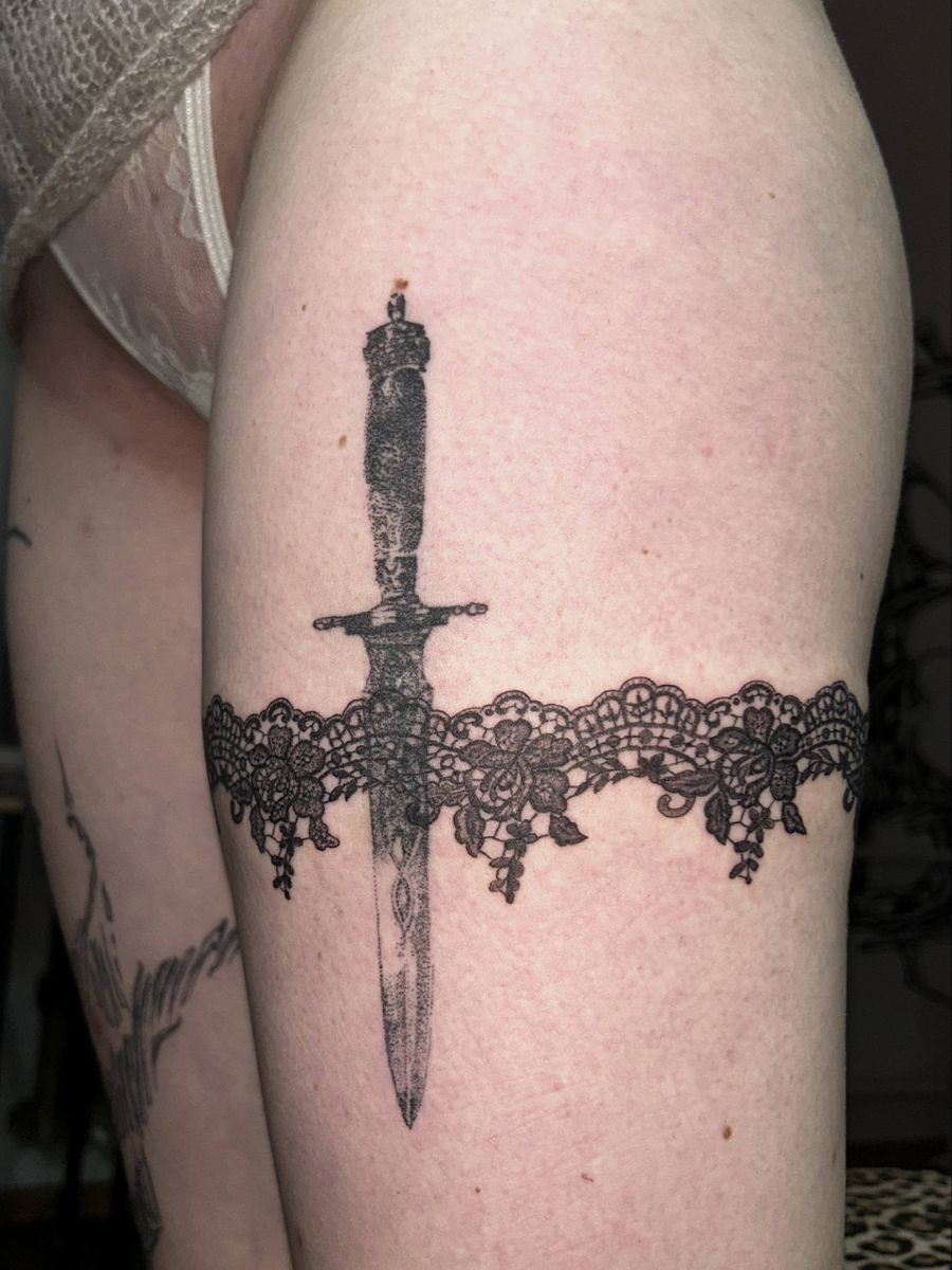 28 Lace Tattoo Ideas: Elegant Designs Inspired by Delicate Fabric