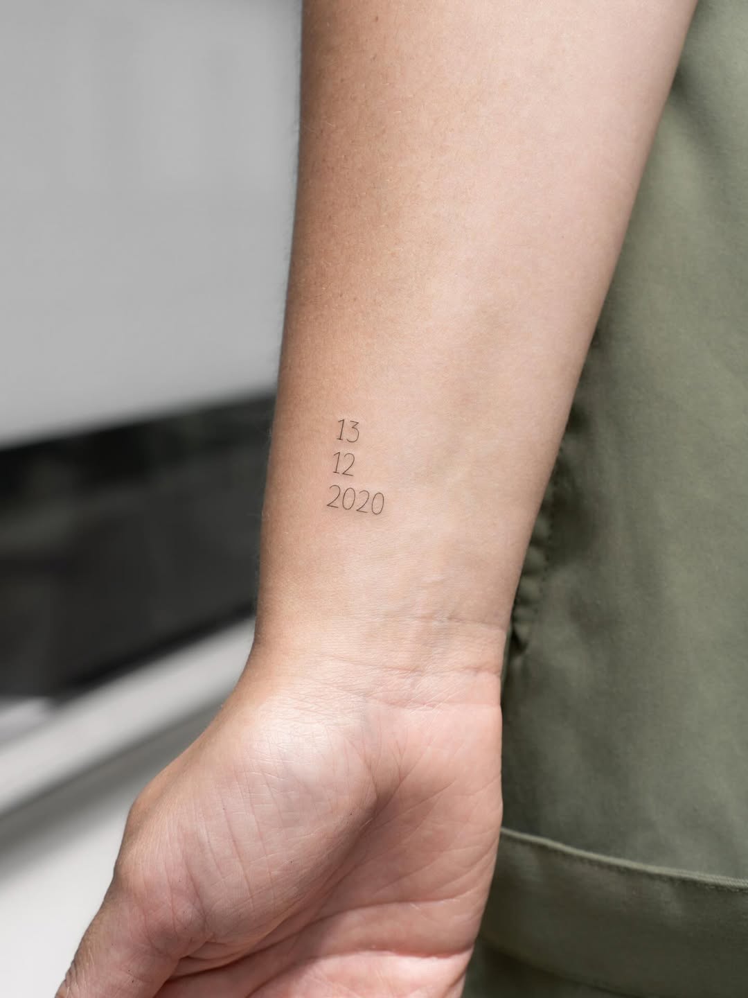 30 Date Tattoo Ideas 2026: Meaningful Designs, Roman Numerals, Fine Line Fonts & Placement Inspiration