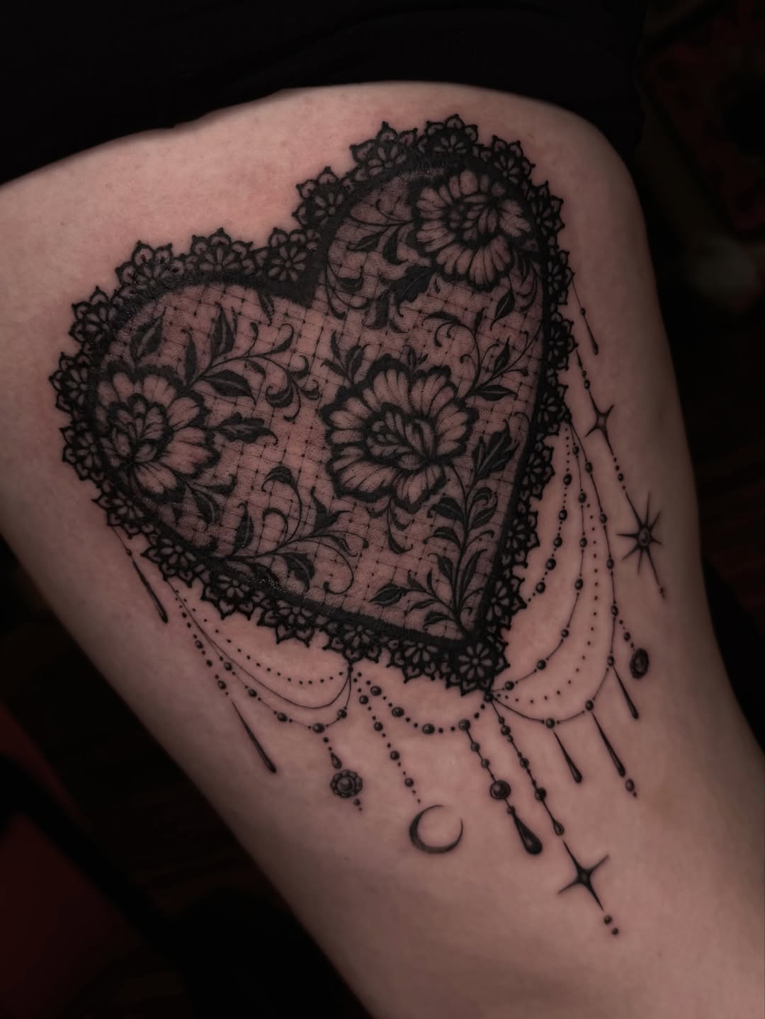 28 Lace Tattoo Ideas: Elegant Designs Inspired by Delicate Fabric