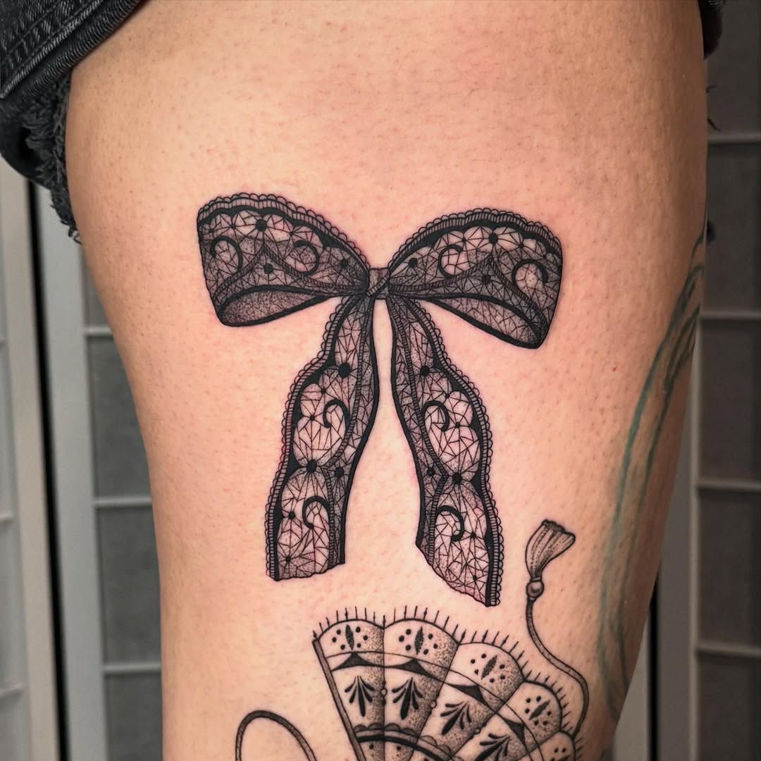 28 Lace Tattoo Ideas: Elegant Designs Inspired by Delicate Fabric