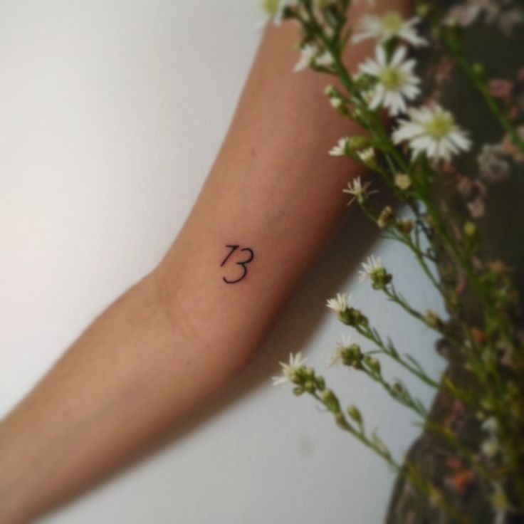 31 Ideas 13 Tattoo 2026: Minimal, Lucky, and Meaningful Ink Trends
