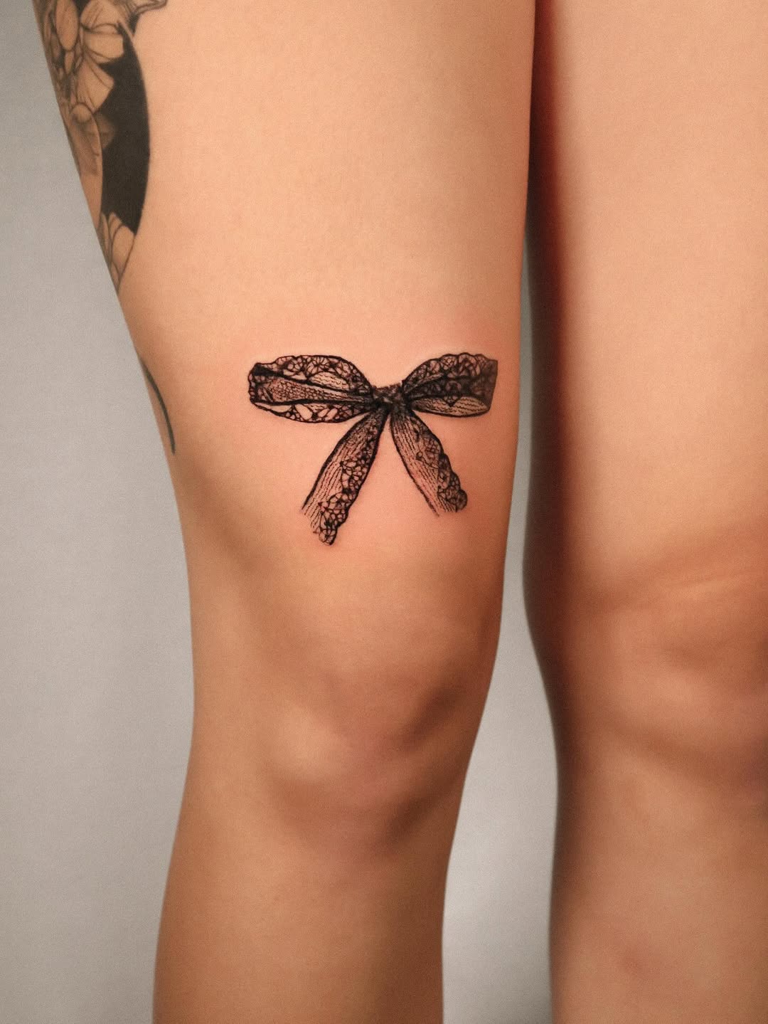 28 Lace Tattoo Ideas: Elegant Designs Inspired by Delicate Fabric