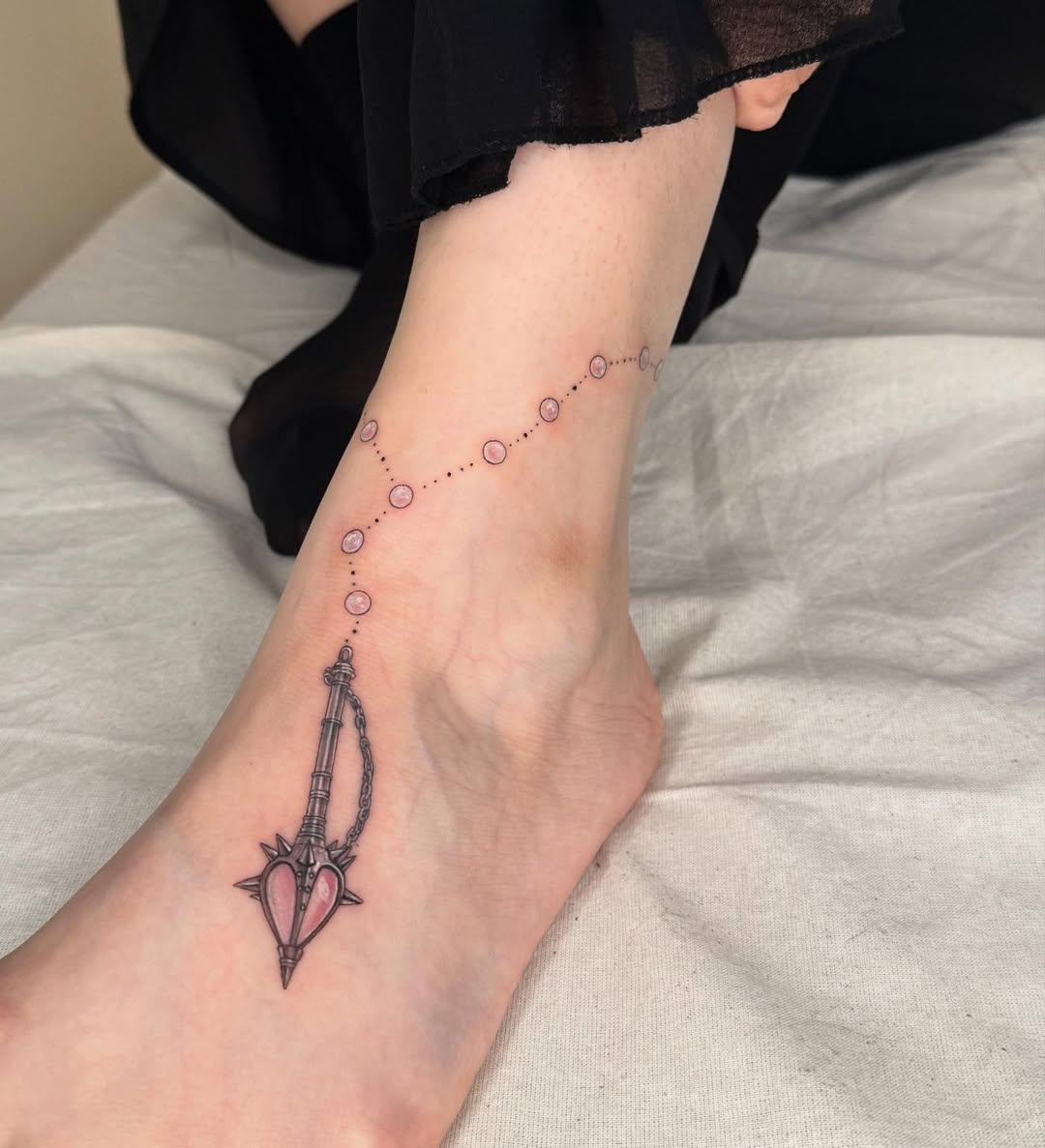 30 Anklet Tattoo Ideas 2026: Stylish Wrap Around, Chain & Fine Line Designs For Women