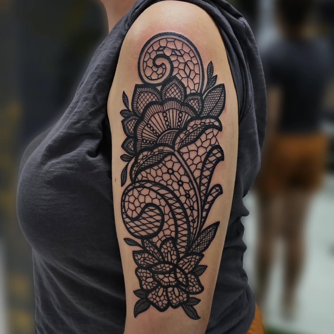 28 Lace Tattoo Ideas: Elegant Designs Inspired by Delicate Fabric