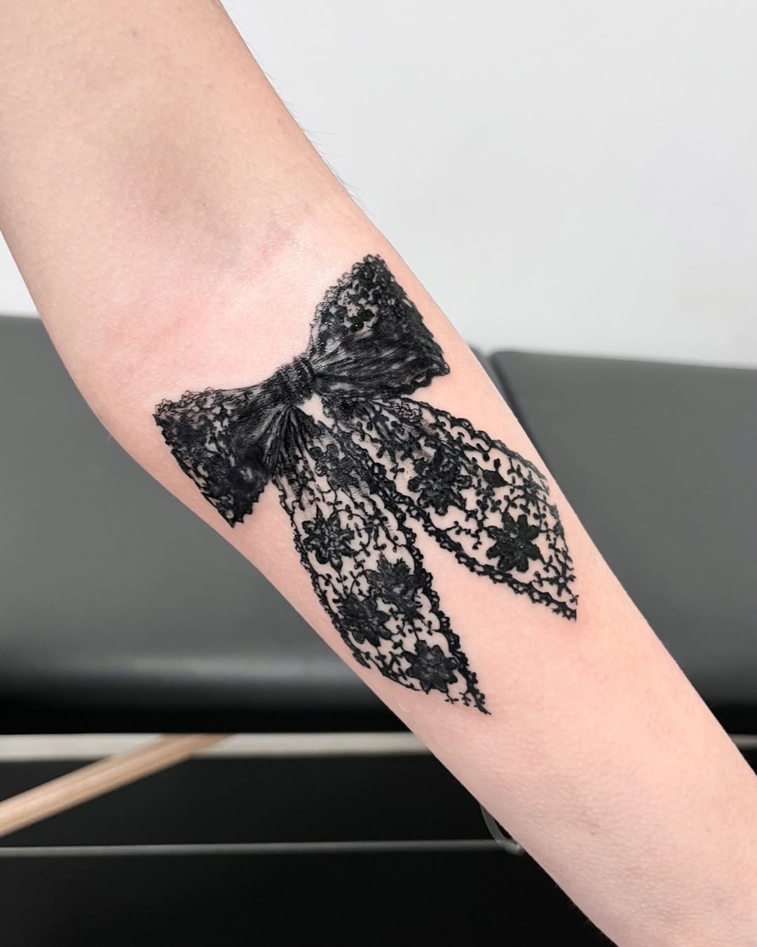 28 Lace Tattoo Ideas: Elegant Designs Inspired by Delicate Fabric