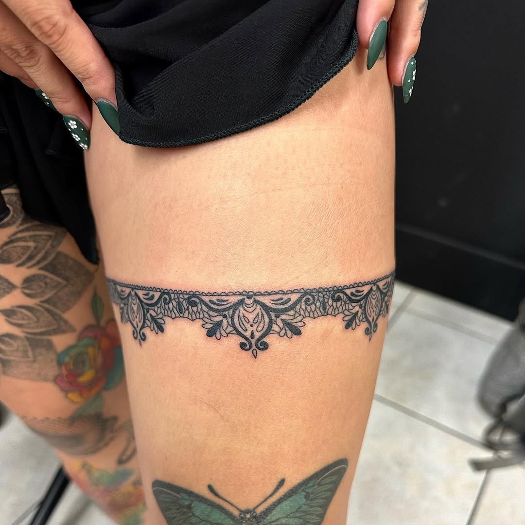 28 Lace Tattoo Ideas: Elegant Designs Inspired by Delicate Fabric