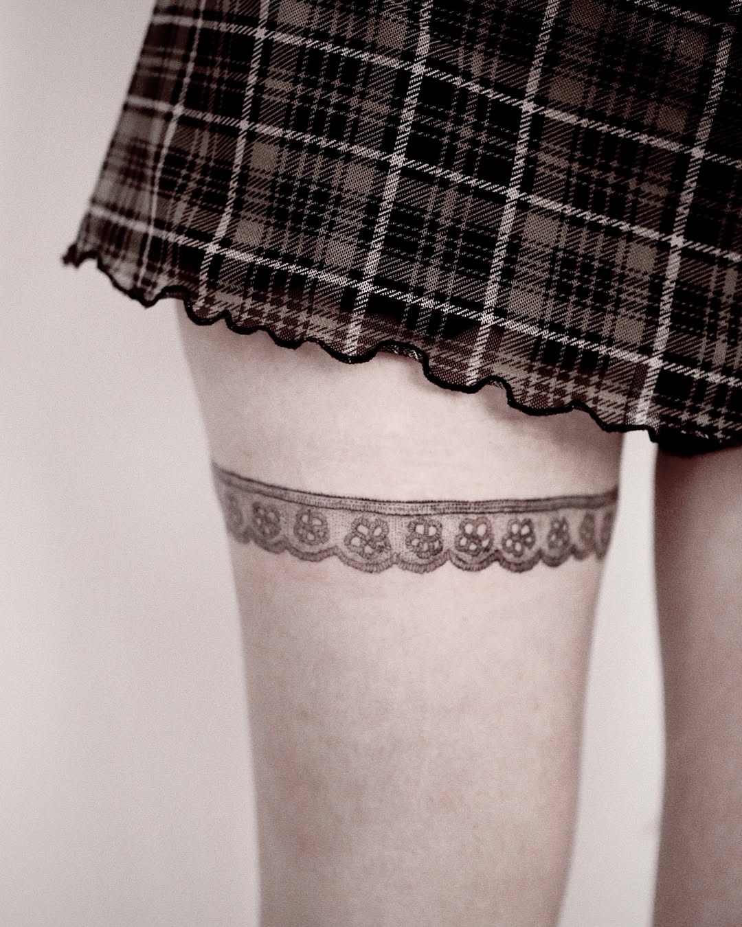 28 Lace Tattoo Ideas: Elegant Designs Inspired by Delicate Fabric