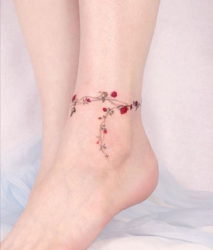 30 Anklet Tattoo Ideas 2026: Stylish Wrap Around, Chain & Fine Line Designs For Women