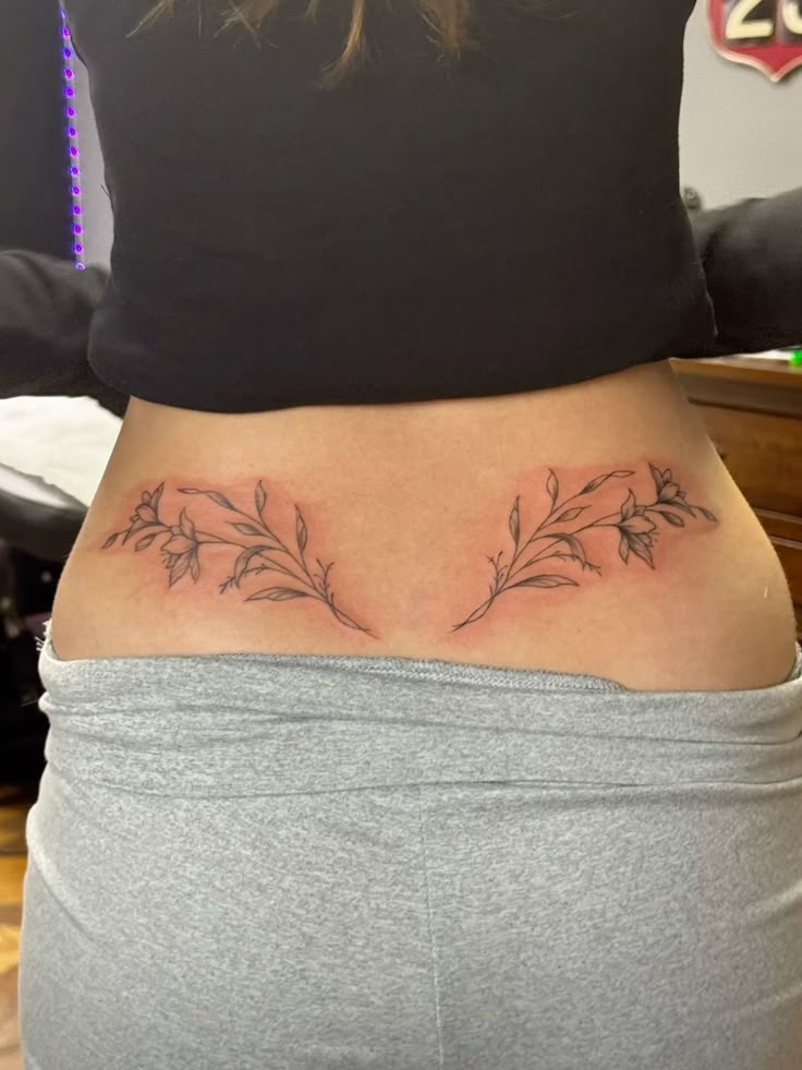 29 Lower Back Tattoo Ideas: Elegant, Bold, and Modern Designs for Women