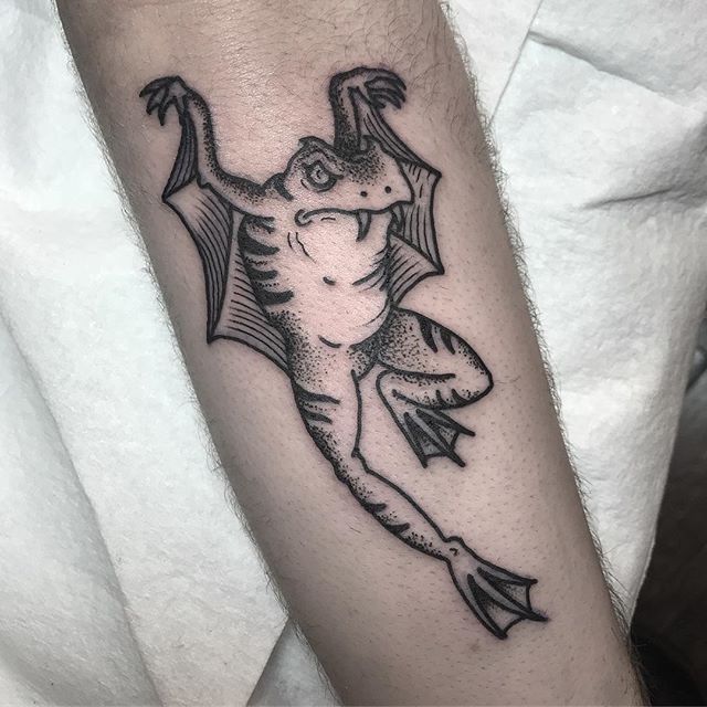 31 Vampire Tattoo Ideas 2026: Dark Romance, Fine Line Edge & Gothic Revival