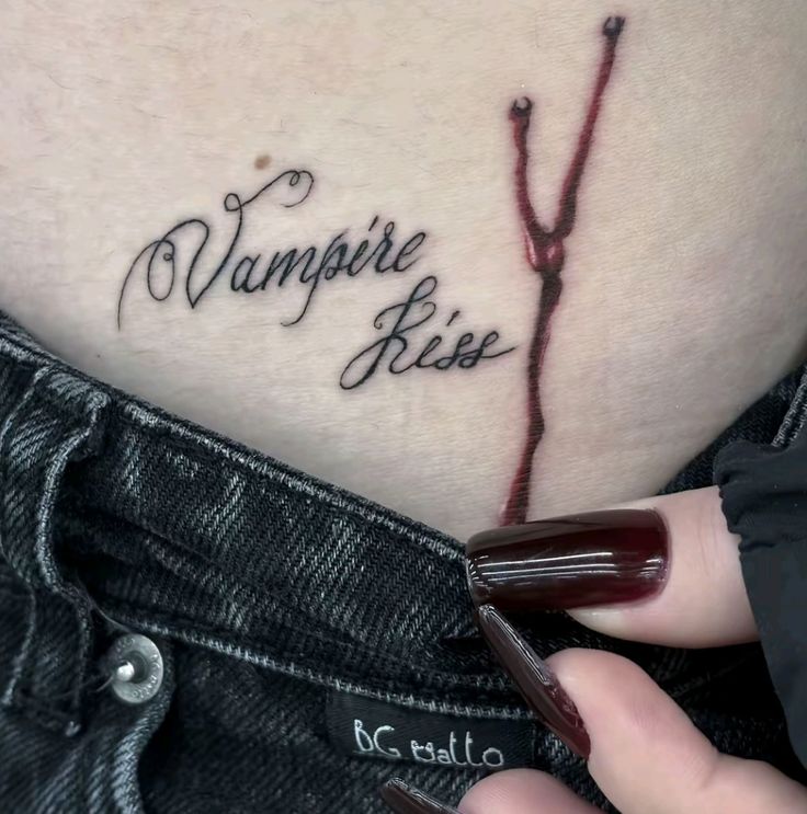31 Vampire Tattoo Ideas 2026: Dark Romance, Fine Line Edge & Gothic Revival