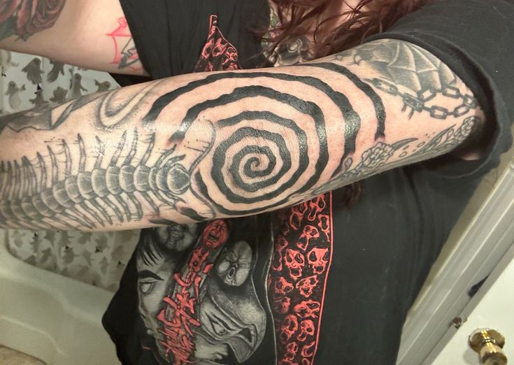 31 Spiral Tattoo Ideas 2026: Modern Flow Meets Timeless Meaning