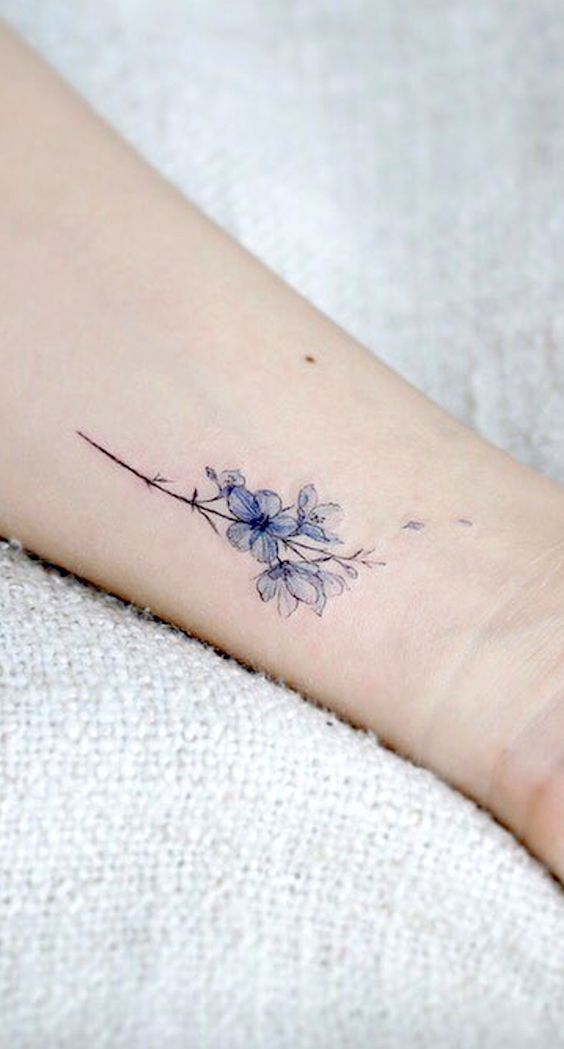 30 Small Flower Tattoo Ideas: Elegant Designs That Never Go Out of Style